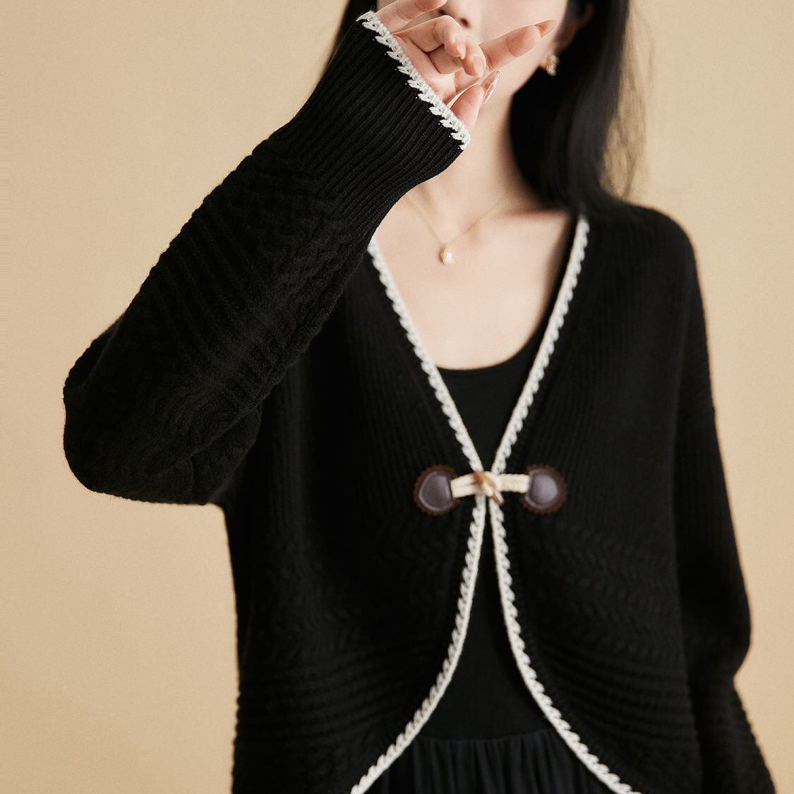 超人気 ファッション感満々 美人度アップ エレガント 全2色 ニットトップスE-9335