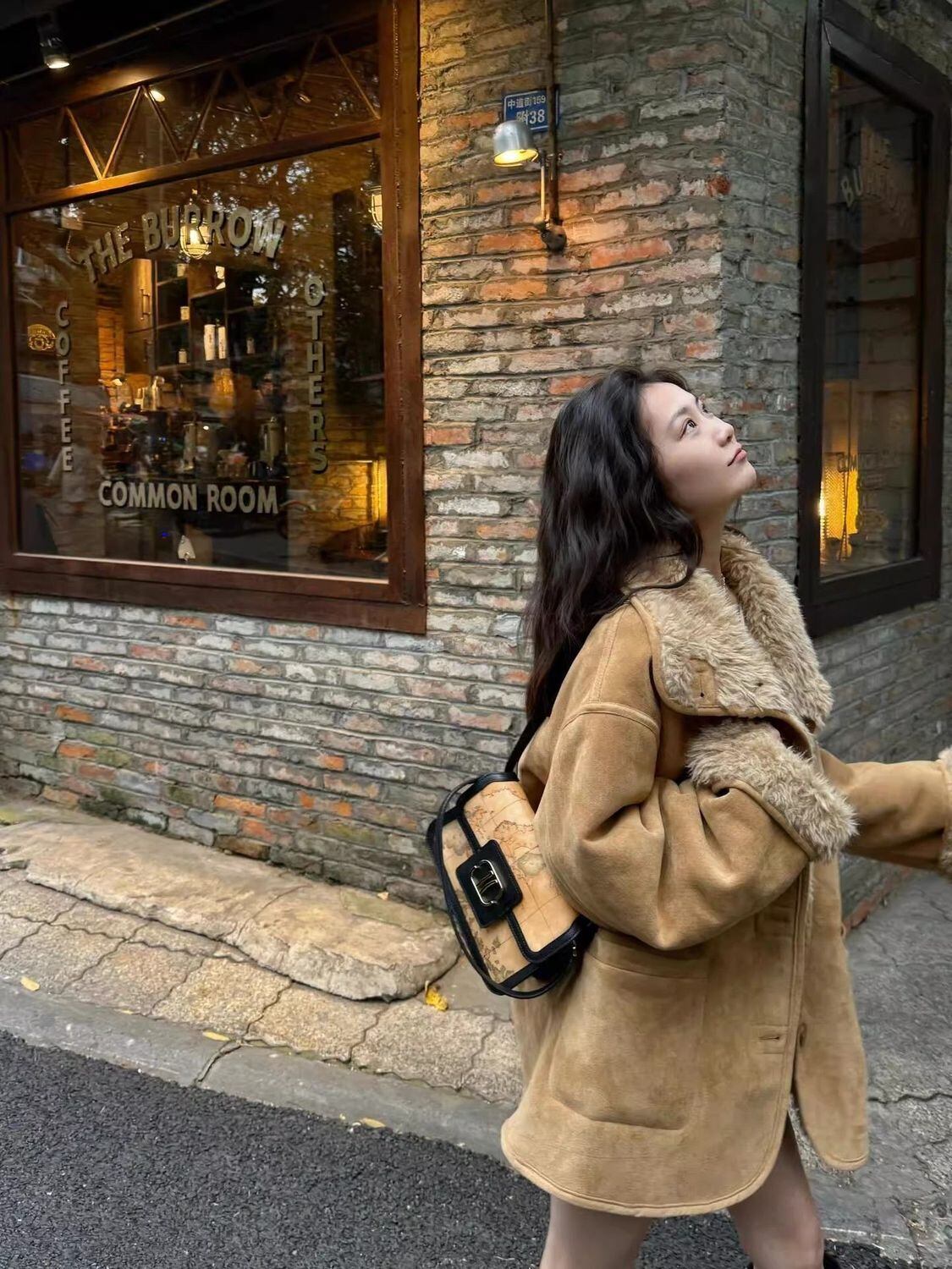 早い者勝ち オシャレデザイン プラスベルベット ムートンコートE-12379