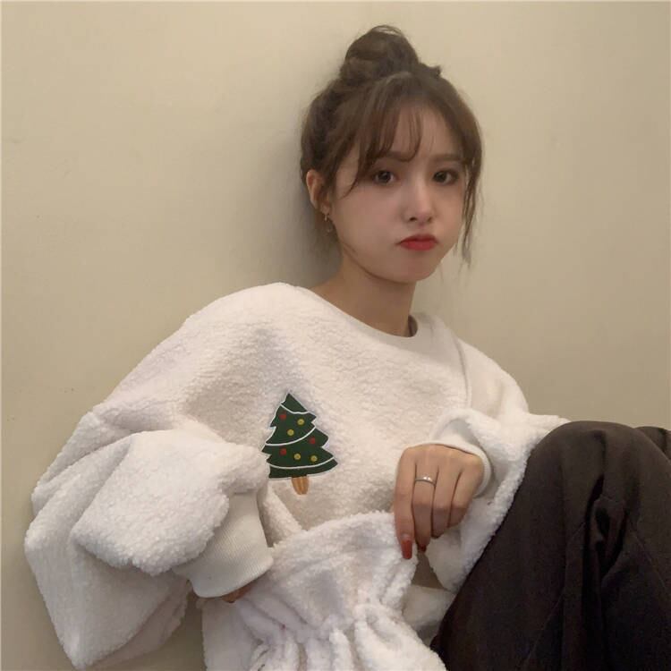 美人度アップ   ふわふわグラフィックロゴボアスウェットトップス全2色E-10116