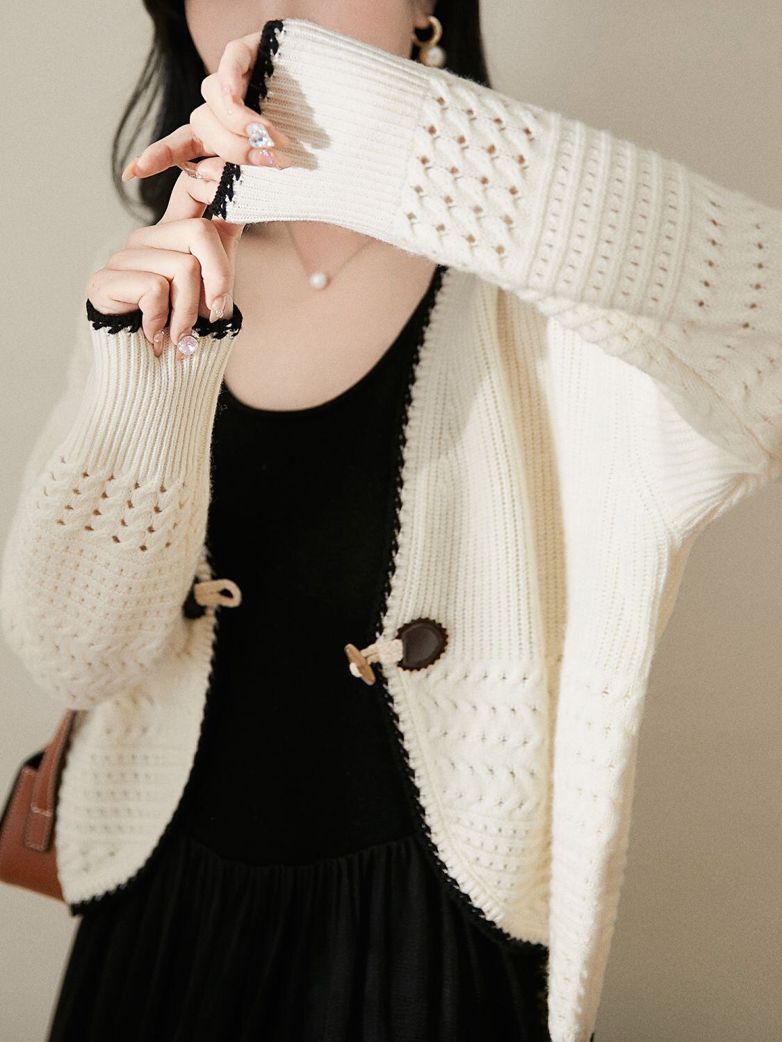 超人気 ファッション感満々 美人度アップ エレガント 全2色 ニットトップスE-9335