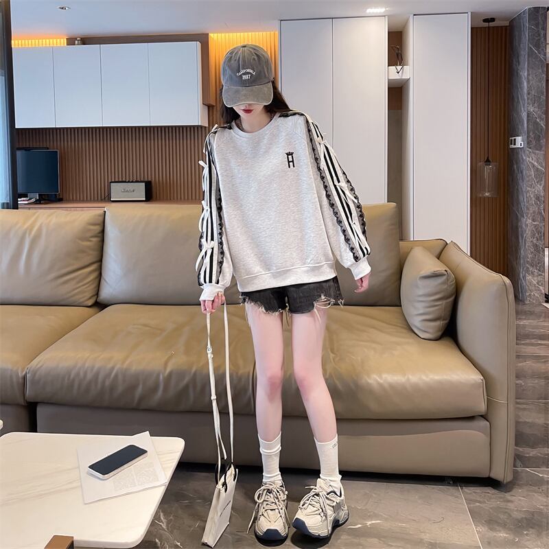 超人気 スウィート ファッション感満々 刺繍 切り替え 3色選択 スウェットE-9294