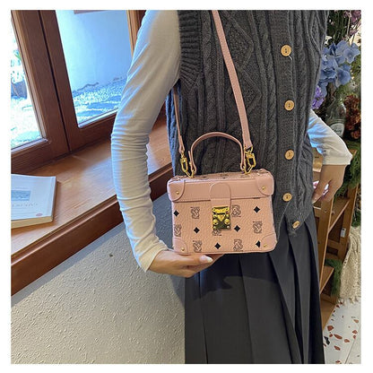 都市ファッショ デザイン オシャレ 高見えデザイン 4色選択可 ショルダーバッグ メッセンジャーバッグE-9899