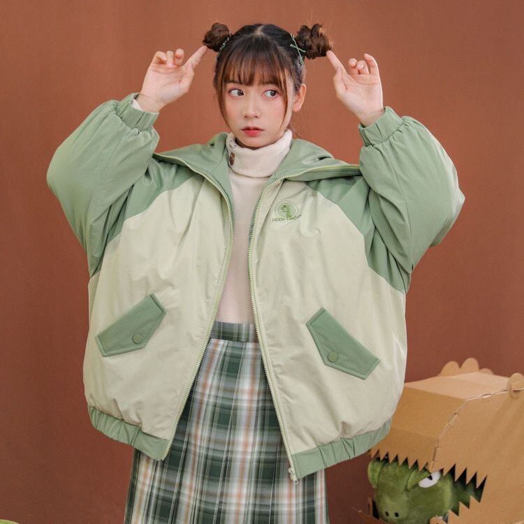 【半額！期間限定！！】大人可愛い スタイルアップ ファッション 2色選択 フード付きジッパーコート E-10037