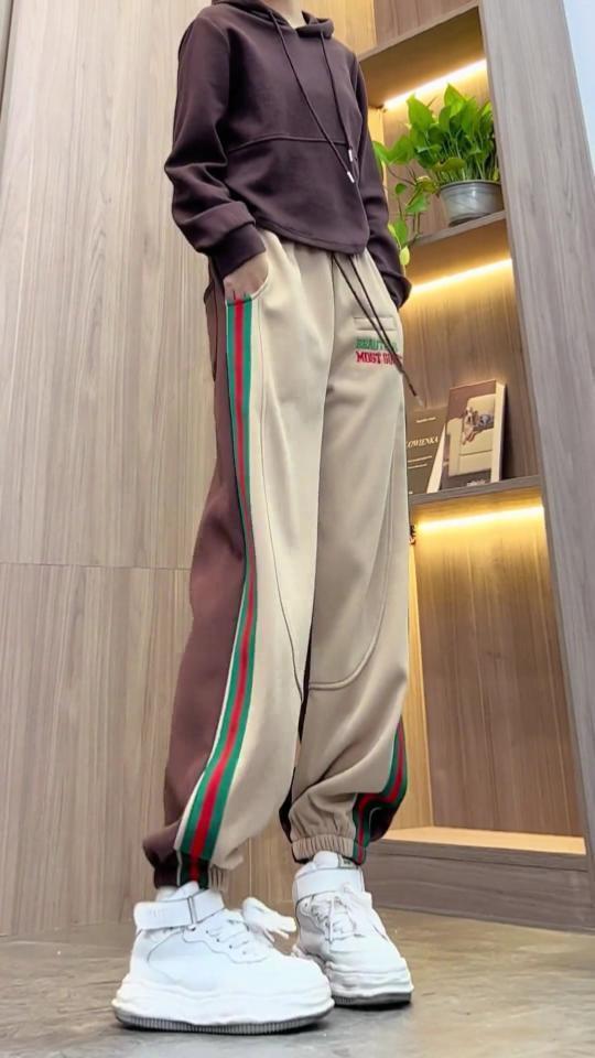 絶対欲しい 切り替え 個性的なデザイン 5色選択 スポーツスウェットパンツE-9824