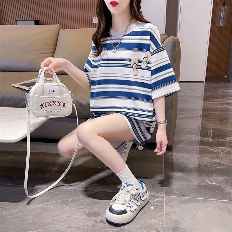 存在感抜群 ストライプ柄 トレンドアイテム カジュアル ゆったり 全2色 半袖TシャツE-9322