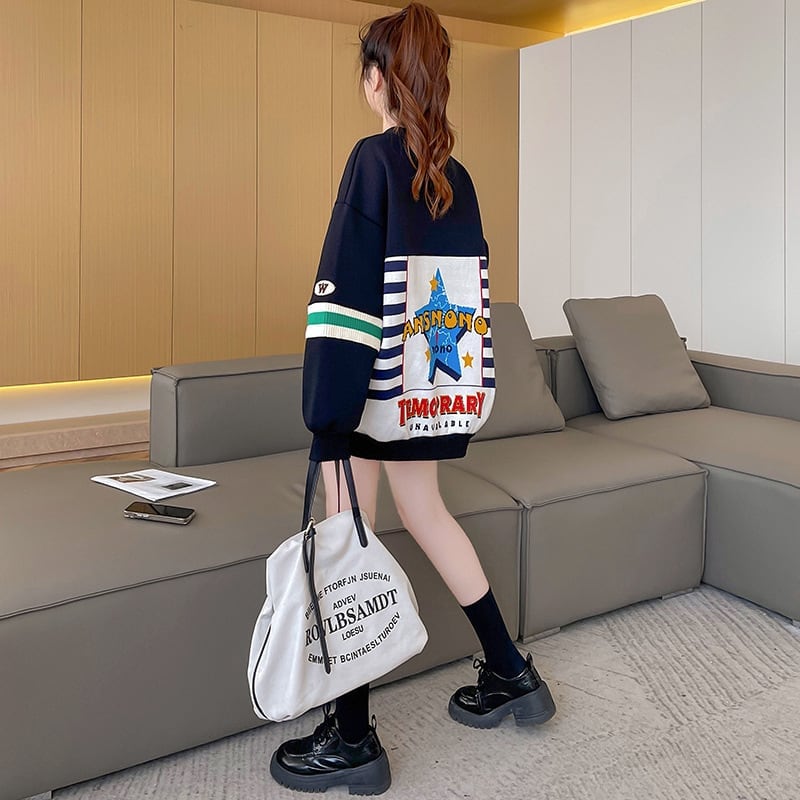 着?せ 切り替えブラック 星柄グラフィックロゴ スウェットE-4373