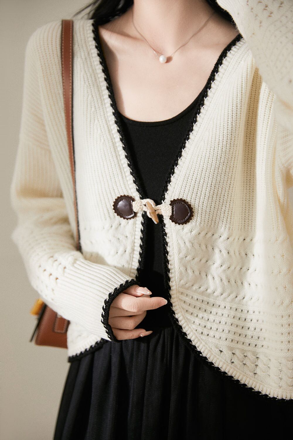 超人気 ファッション感満々 美人度アップ エレガント 全2色 ニットトップスE-9335