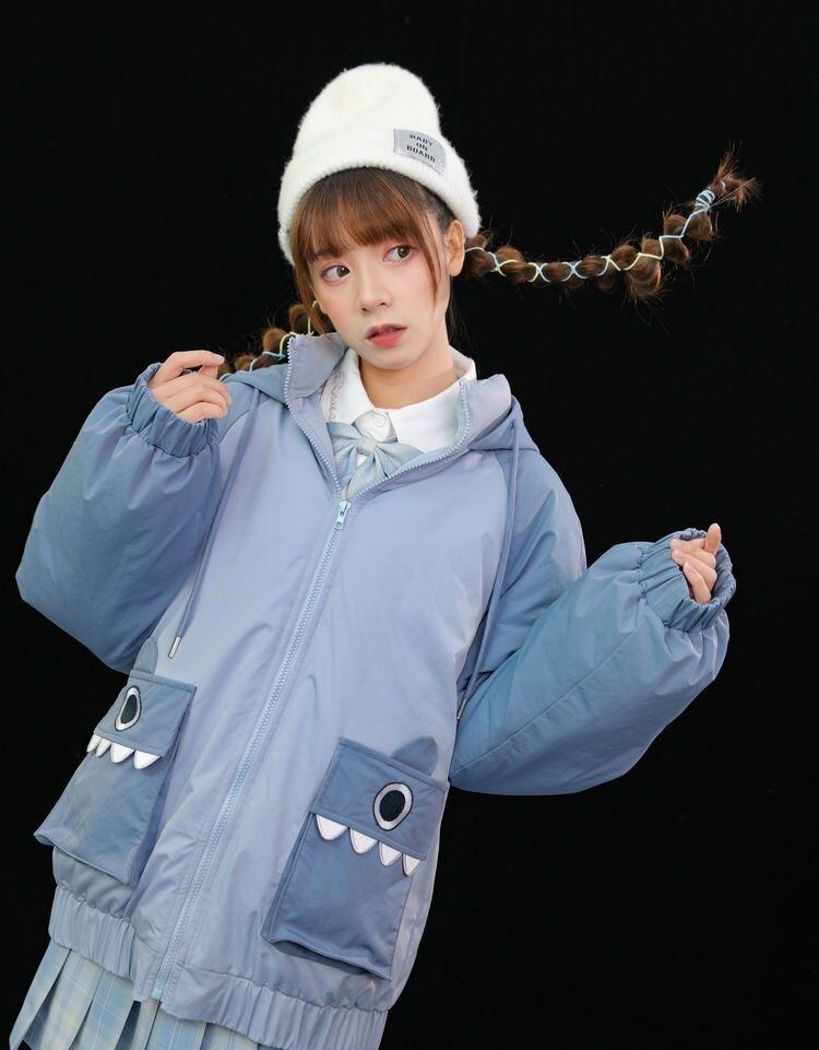 【半額！期間限定！！】大人可愛い スタイルアップ ファッション 2色選択 フード付きジッパーコート E-10037