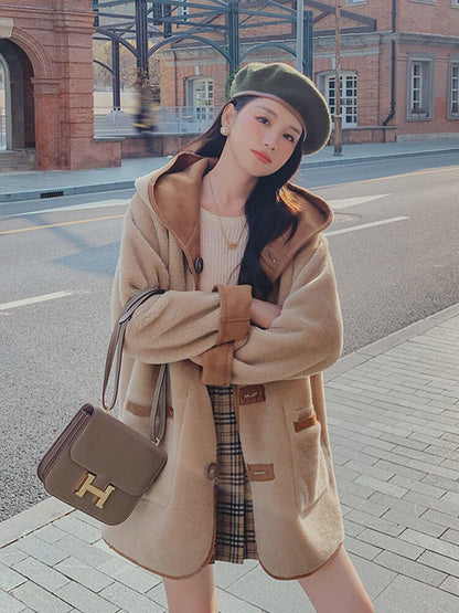 【リバーシブル】主役級の存在感！スタイルアップ  カレッジ風 リバーシブルボアムートンミドル丈コートE-10697