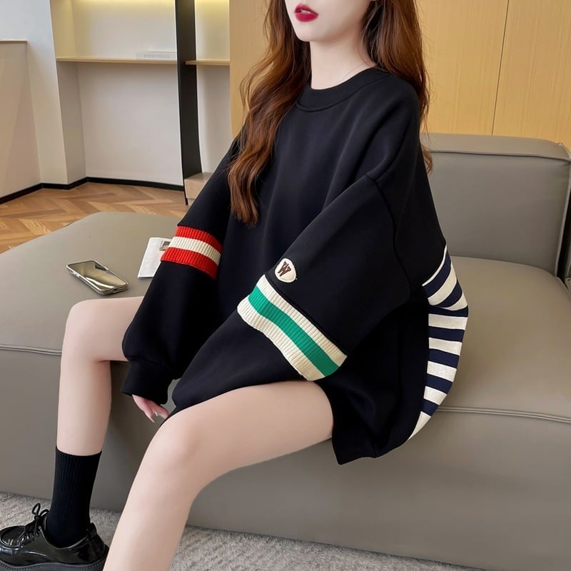 着?せ 切り替えブラック 星柄グラフィックロゴ スウェットE-4373