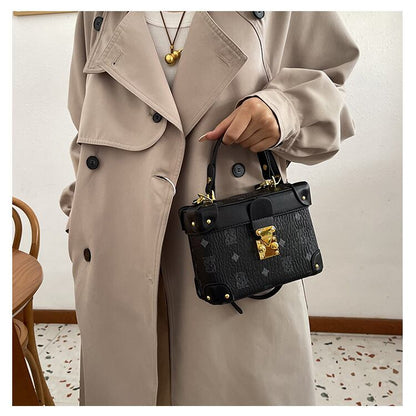 都市ファッショ デザイン オシャレ 高見えデザイン 4色選択可 ショルダーバッグ メッセンジャーバッグE-9899