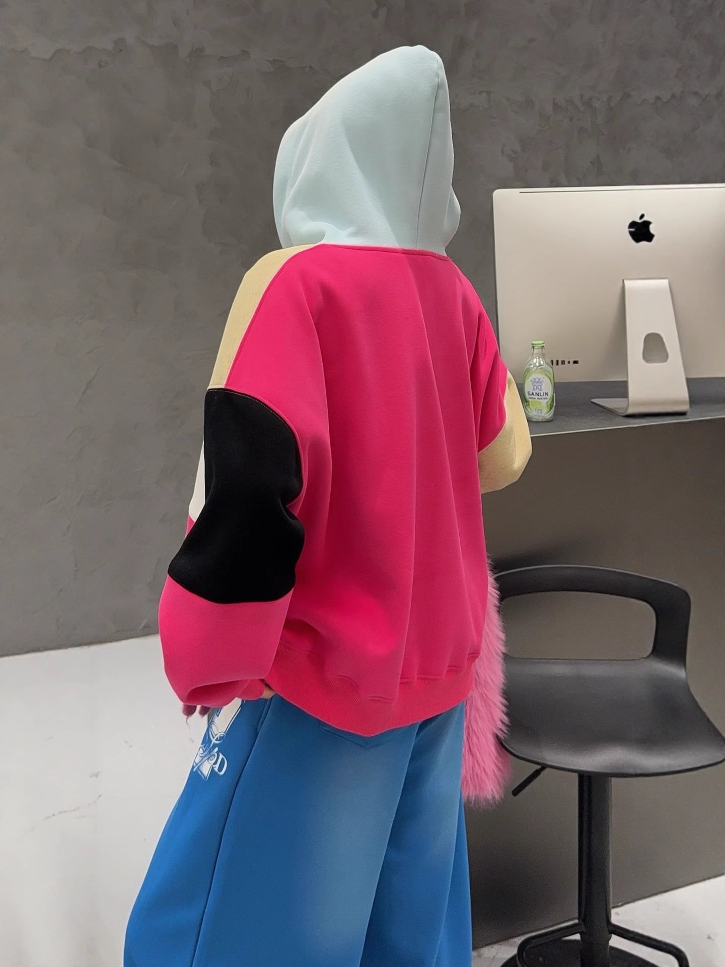 絶対欲しい  アバンギャルド ファッション カジュアル   2色 スウェット E-12212