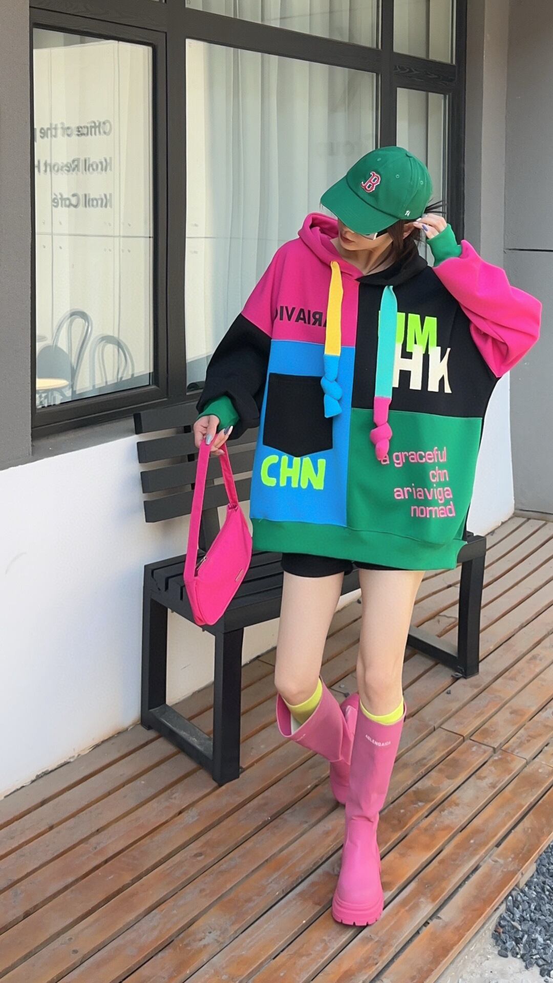 話題沸騰中 切り替え 目を奪われる カラーマッチング カジュアルプリント 3色 パーカー E-10522