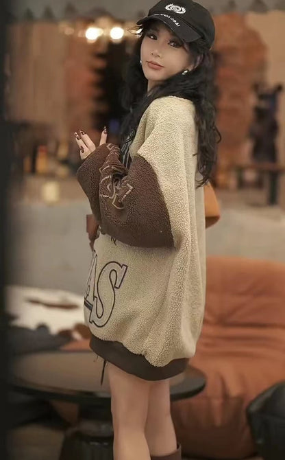 超人気商品刺?ロゴ配色   切り替えボアスウェットE-4389