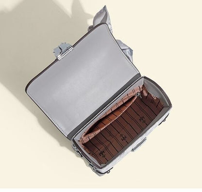 存在感のある ショルダーバッグ 2色選択可 メッセンジャーバッグE-10074