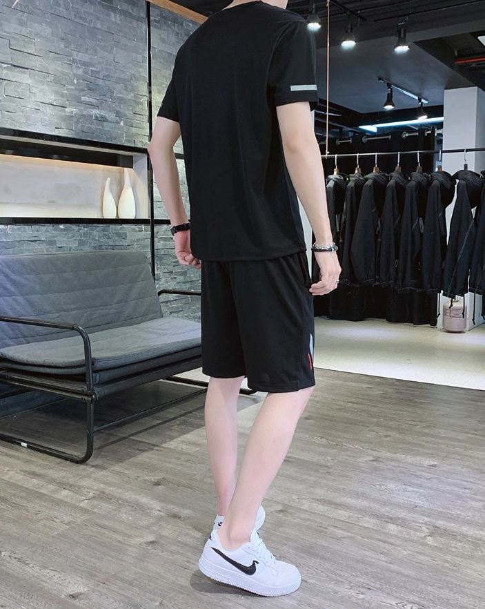 今季トレンド スポーツ Tシャツ & ショーツ セットアップ E-80096