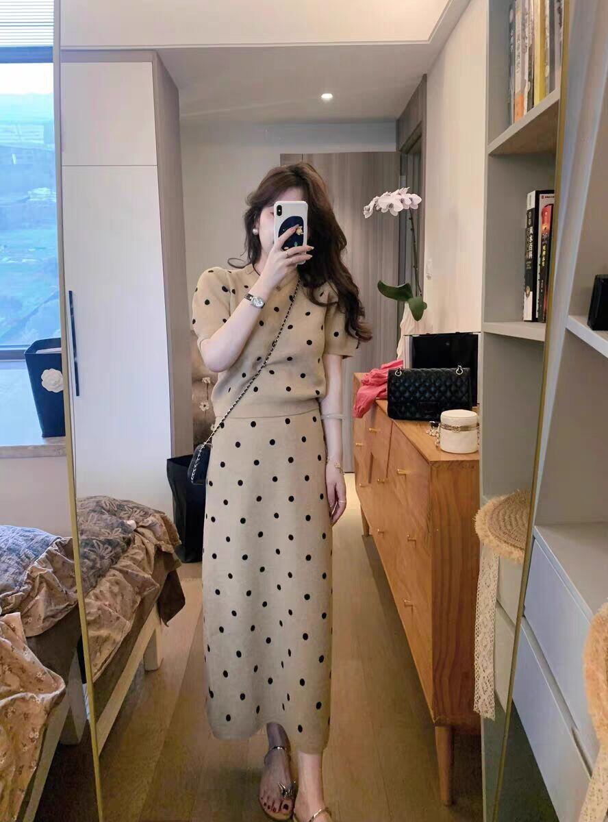 好感度100％ 柔らかくて優しい印象 効果抜群 プリント切り替え 2色 セットアップE-10855