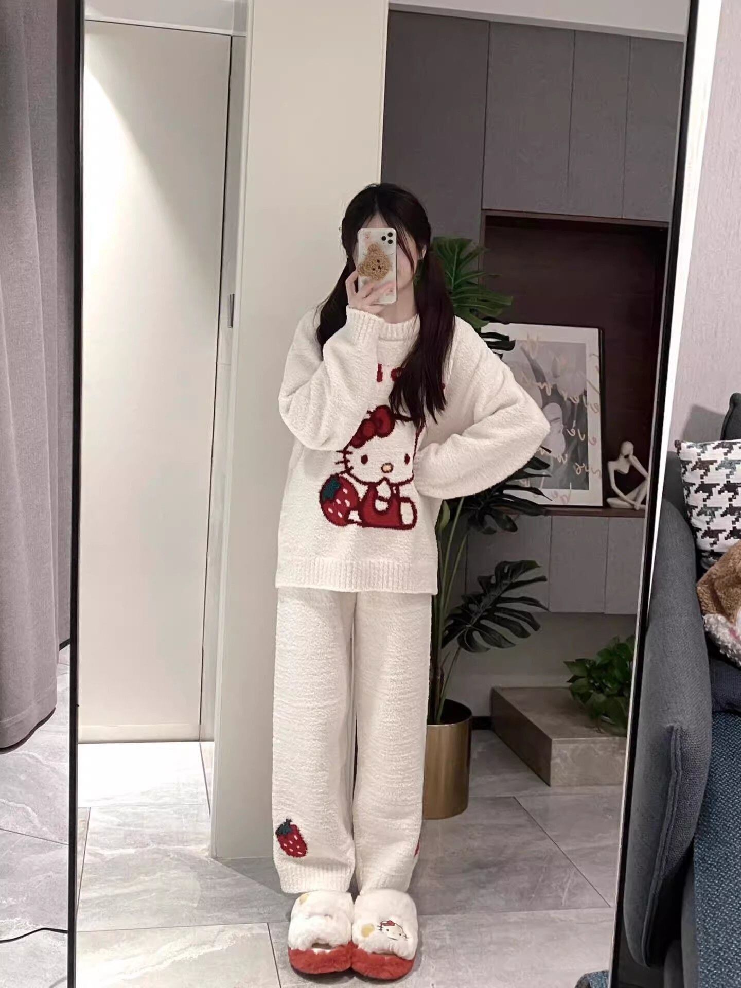 【人気急上昇中！】柔らかな肌触りで着心地も楽ちん！モコモコ パジャマ ルームウェア 上下セットE-10159