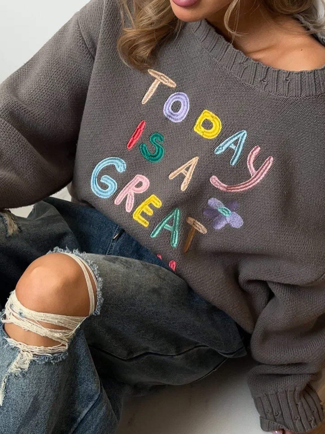 優れた品質 ファッション 知的な雰囲気と女性らしい華やかさもあり 2色選択 ニットトップスE-10694