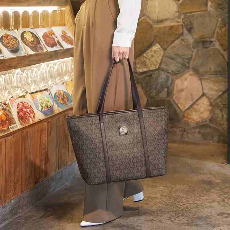 オシャレ度満点  ショルダーバッグ メッセンジャーバッグ 男女兼用E-12417