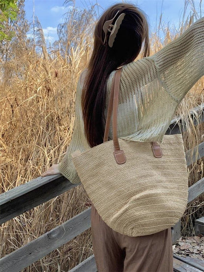 韓国風ファッション 透かし彫り 柔らかくて優しい印象 ニットトップスE-9153