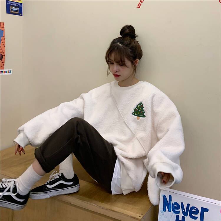 美人度アップ   ふわふわグラフィックロゴボアスウェットトップス全2色E-10116