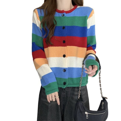 絶対欲しい 形が綺麗  柔らかくて優しい印象  カラーマッチング  ニットトップスiEf-9606