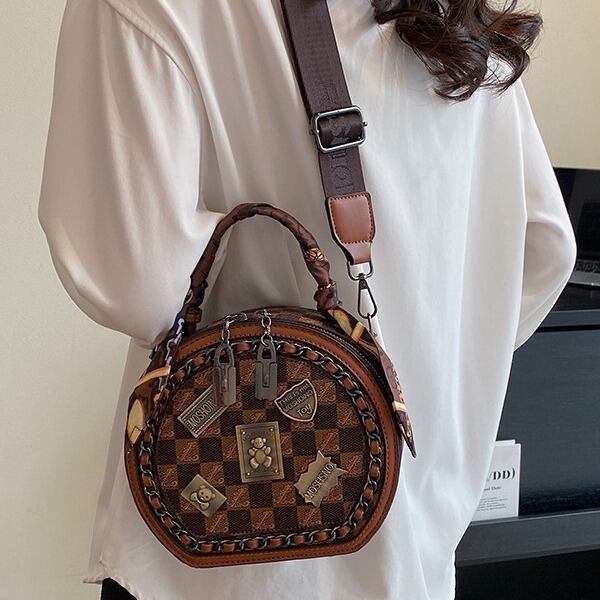 存在感のある ショルダーバッグ 2色選択可 メッセンジャーバッグE-10080