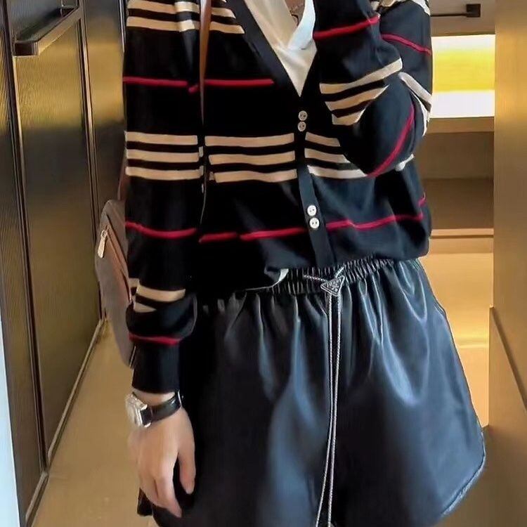 早い者勝ち 定番シンプル 好感度UP レイヤード風 ストライプ柄 2色選択 ニットトップスE-9575