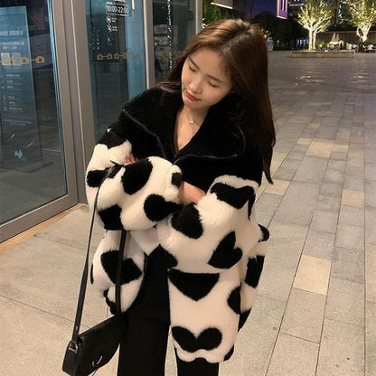 着心地も楽ちん！ スタイルアップ キュート  プラスベルベット フェイクファーコート E-12476