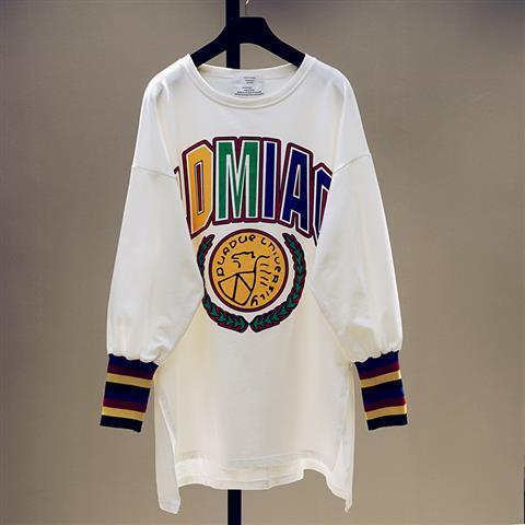 話題沸騰中 プラスベルベット 美人度アップ 4色 長袖 ニット セーター E-10396