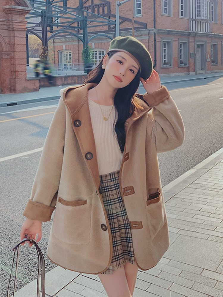 【リバーシブル】主役級の存在感！スタイルアップ  カレッジ風 リバーシブルボアムートンミドル丈コートE-10697