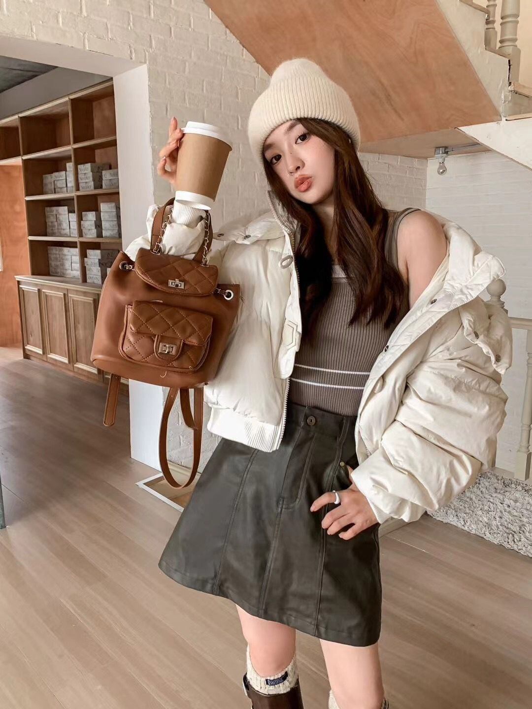 絶対欲しい 4色選択 スタイルアップ フード付きジッパーコート E-10055