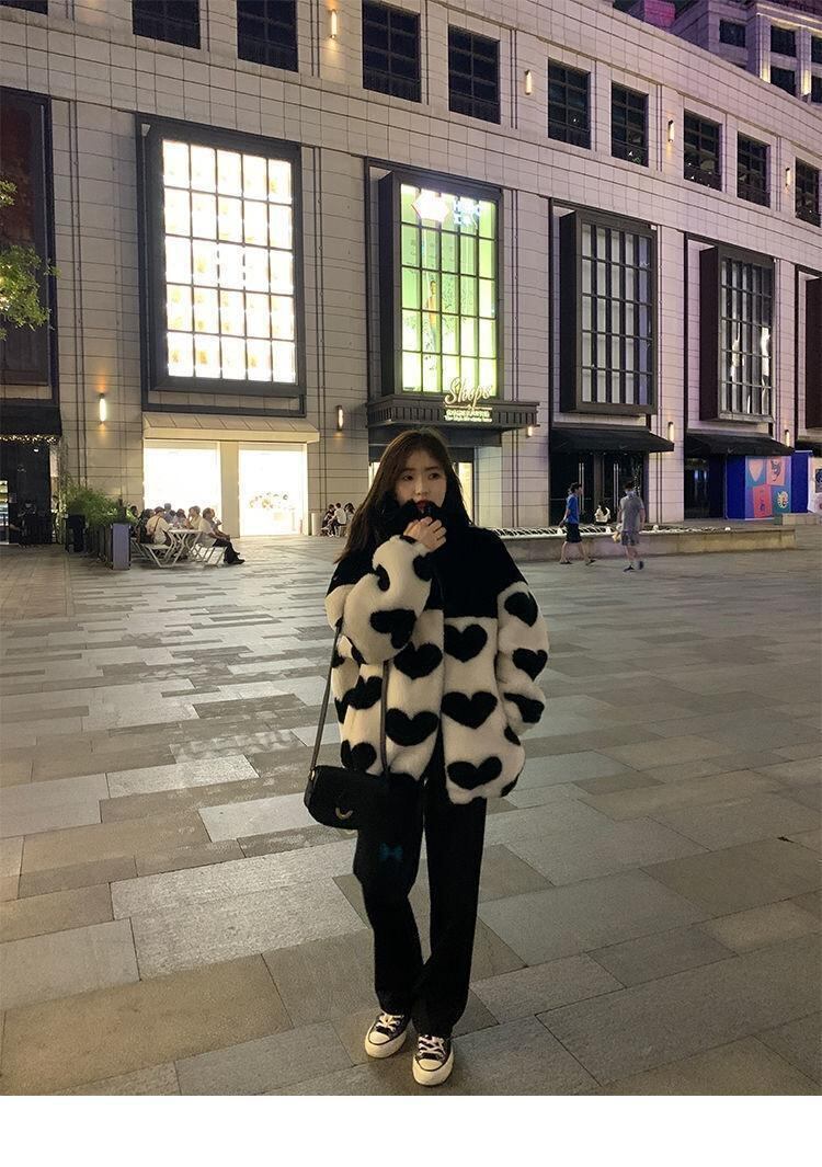 着心地も楽ちん！ スタイルアップ キュート  プラスベルベット フェイクファーコート E-12476