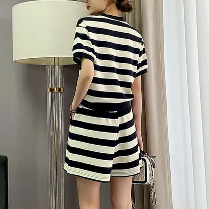 大好評 真夏も快適 定番シンプル カジュアル 半袖 Tシャツ ショートパンツ セットアップ E-9210