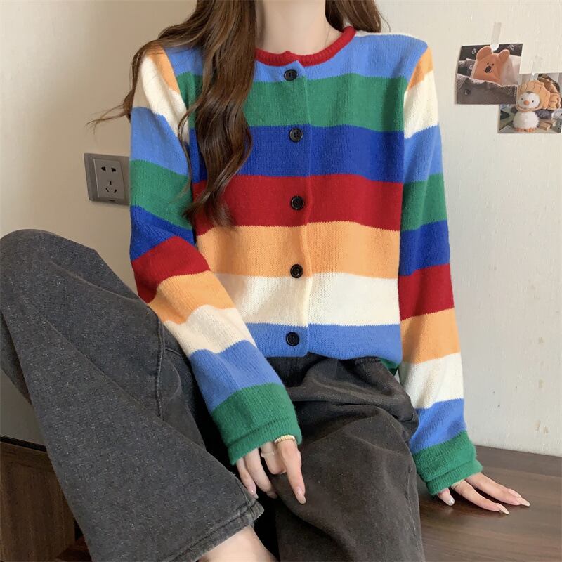 絶対欲しい 形が綺麗  柔らかくて優しい印象  カラーマッチング  ニットトップスiEf-9606