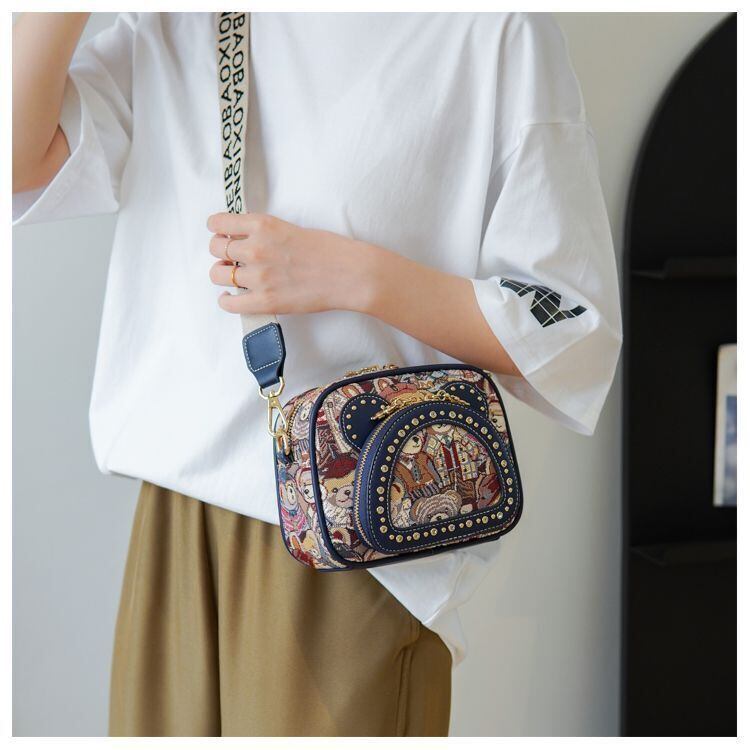 新商品 存在感のある 人気上昇中 キュート ファッション 3色選択可 ベアパターンショルダーバッグE-9860