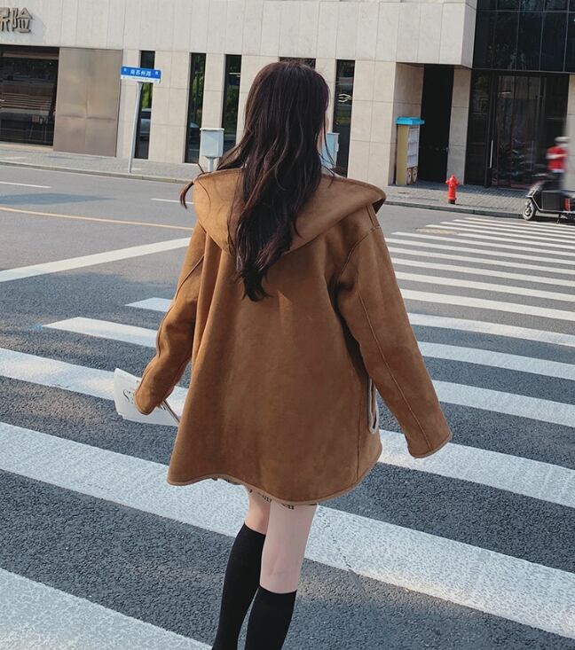 【リバーシブル】主役級の存在感！スタイルアップ  カレッジ風 リバーシブルボアムートンミドル丈コートE-10697