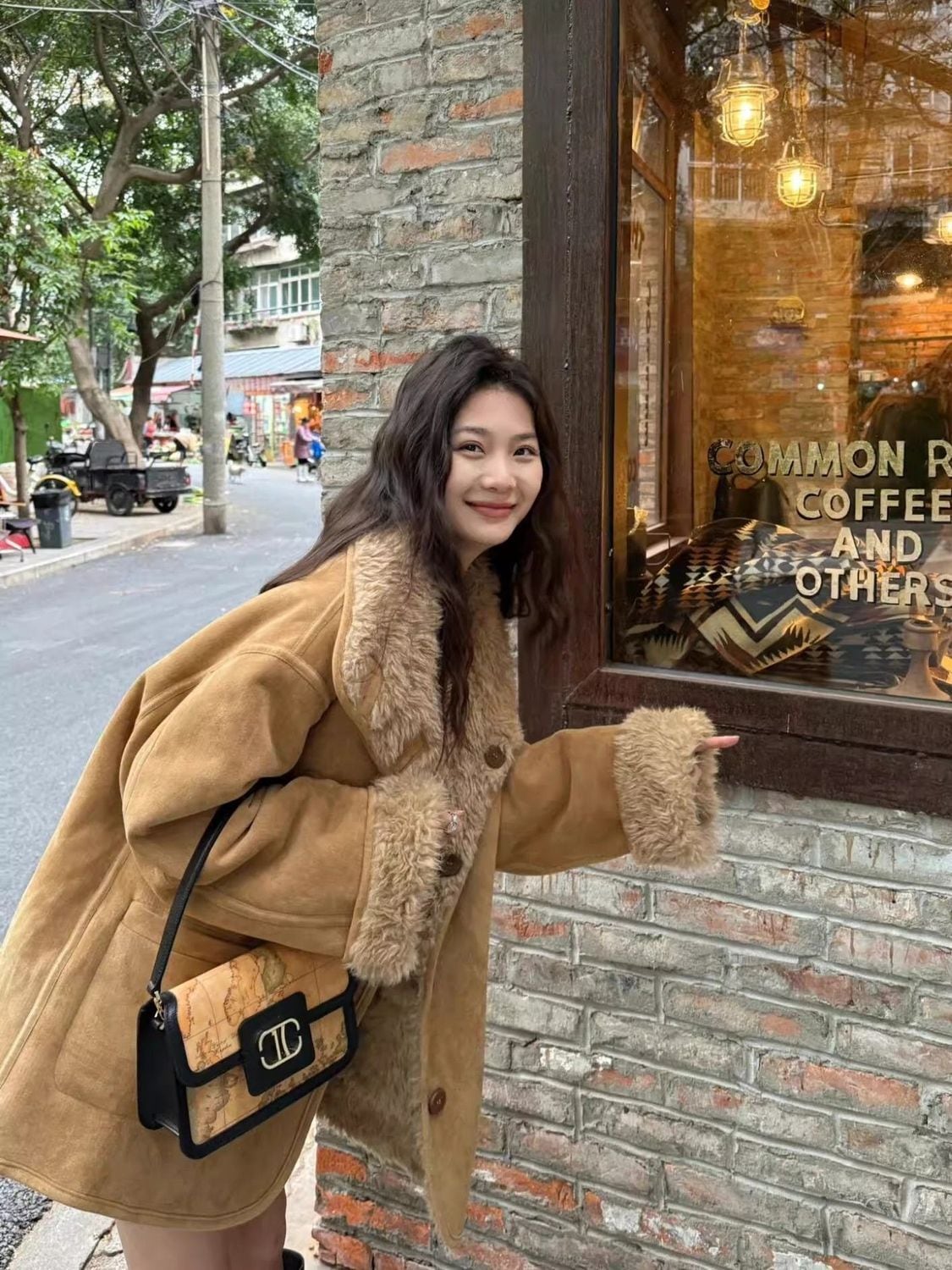 早い者勝ち オシャレデザイン プラスベルベット ムートンコートE-12379