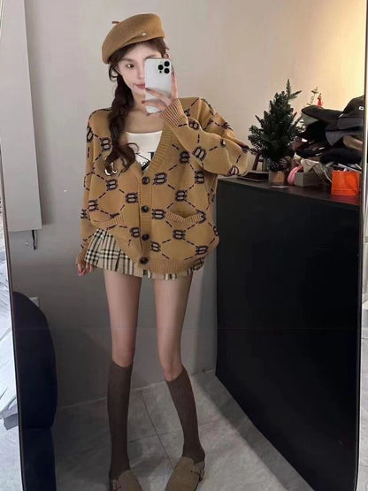 好感度UP 形が綺麗 シンプルだけど一癖あるコーデ ニットトップスE-9985