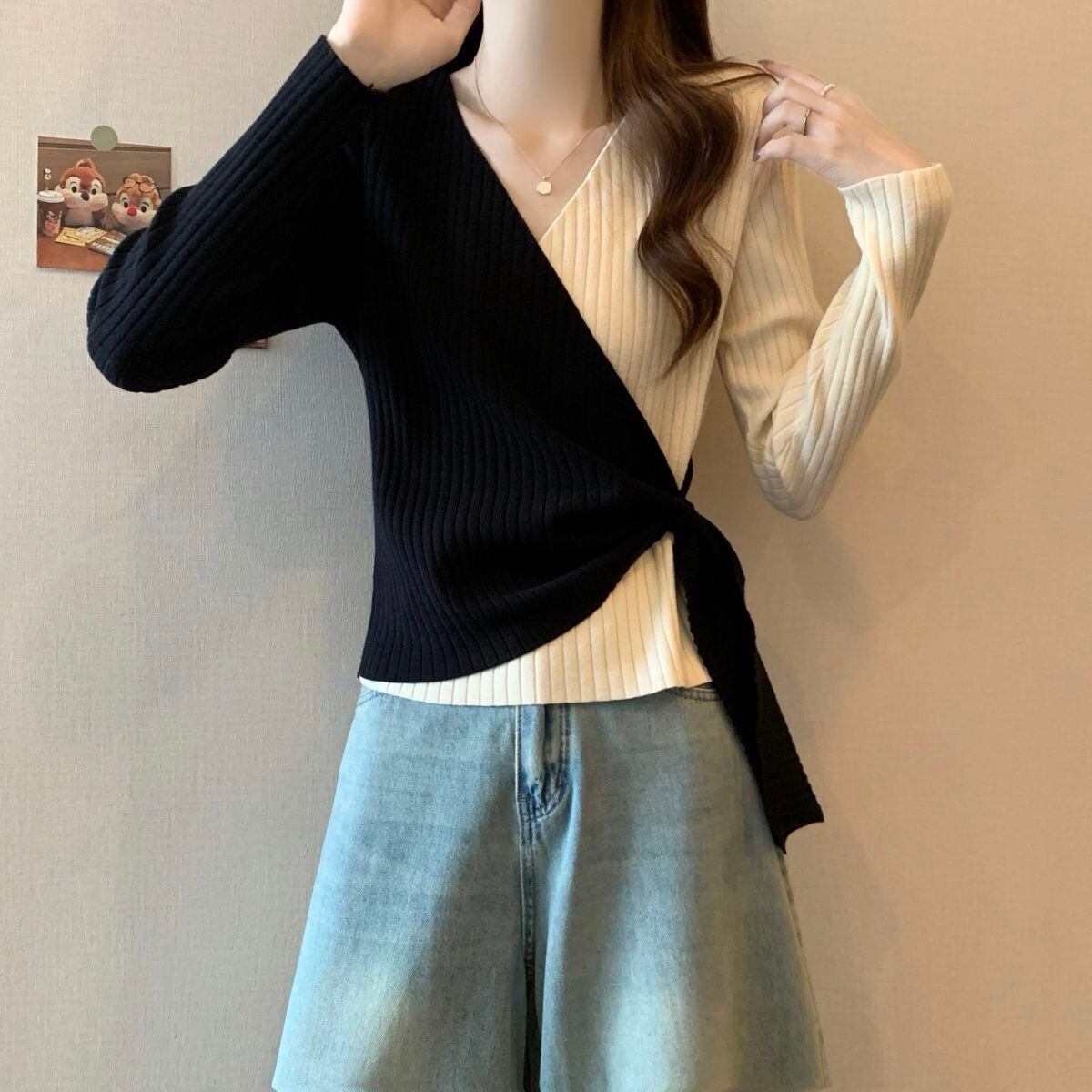 都市ファッショ デザイン オシャレ 個性的なデザイン 切り替え 2色選択 ニットトップスE-9574