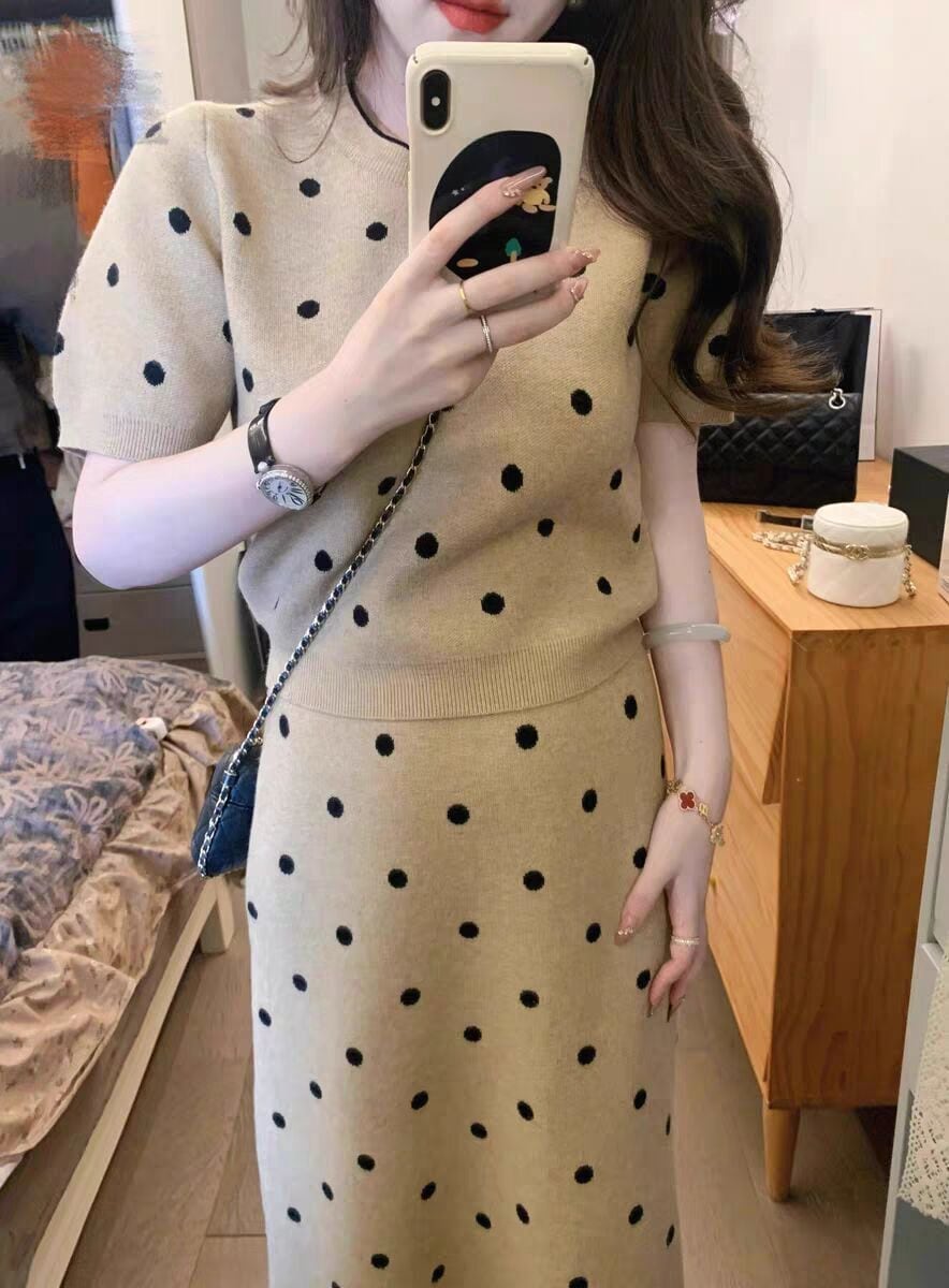 好感度100％ 柔らかくて優しい印象 効果抜群 プリント切り替え 2色 セットアップE-10855