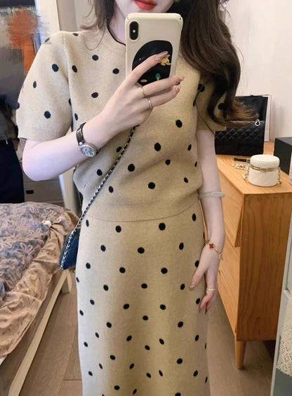 好感度100％ 柔らかくて優しい印象 効果抜群 プリント切り替え 2色 セットアップE-10855