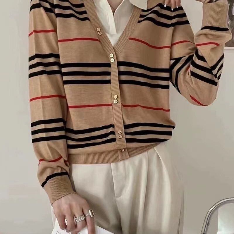 早い者勝ち 定番シンプル 好感度UP レイヤード風 ストライプ柄 2色選択 ニットトップスE-9575