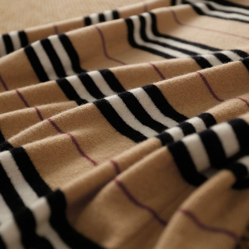 おすすめ 柔らかくて優しい印象 気質アップ 切り替え ストライプ柄 ニットトップスE-9517