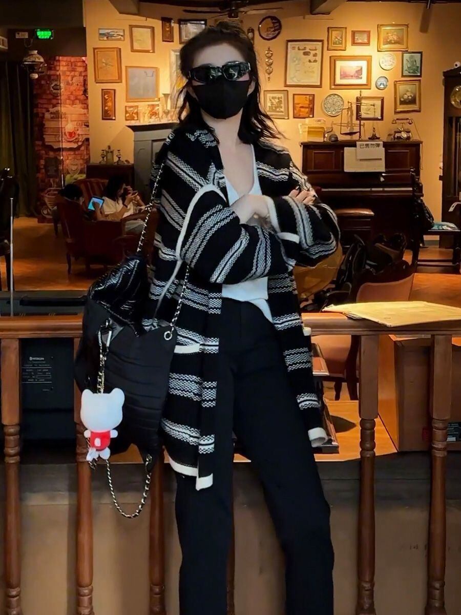 売り切れ必至 ストライプ柄 韓国風ファッション ニットカーディガンE-9376