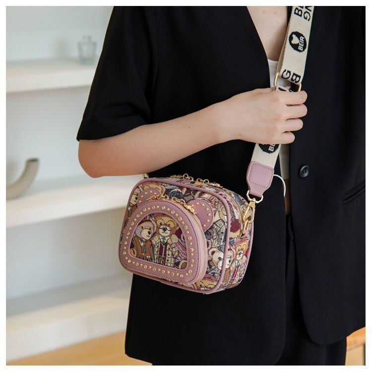 新商品 存在感のある 人気上昇中 キュート ファッション 3色選択可 ベアパターンショルダーバッグE-9860