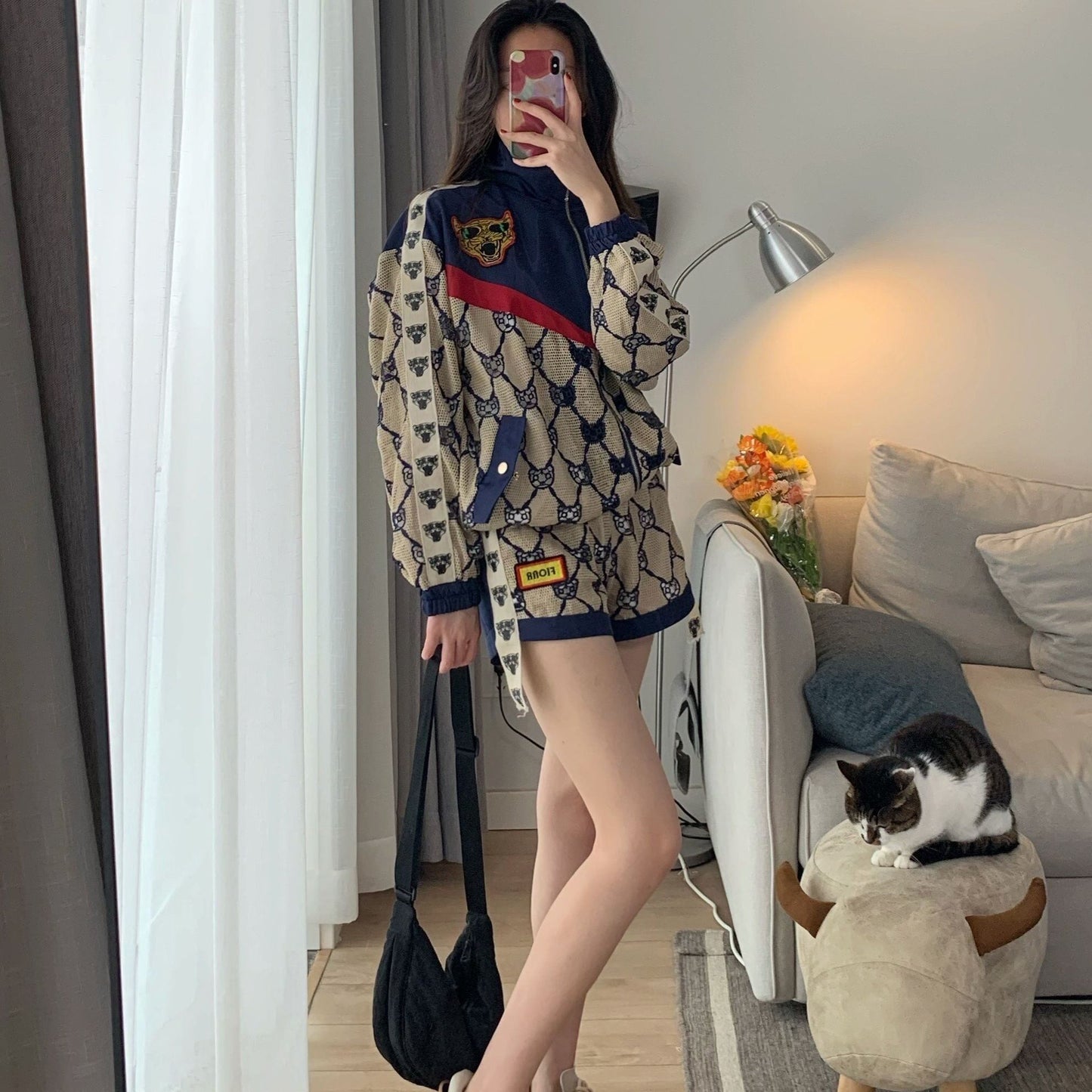 話題沸騰中 スタイルアップ 目を奪われる 切り替え ジャケット＋ショートパンツ セットアップE-9192