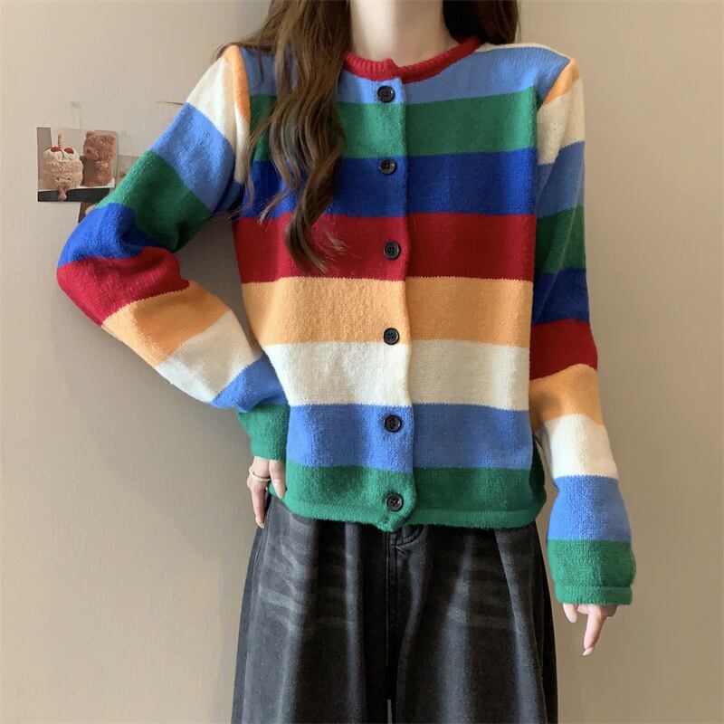 絶対欲しい 形が綺麗  柔らかくて優しい印象  カラーマッチング  ニットトップスiEf-9606