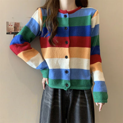 絶対欲しい 形が綺麗  柔らかくて優しい印象  カラーマッチング  ニットトップスiEf-9606